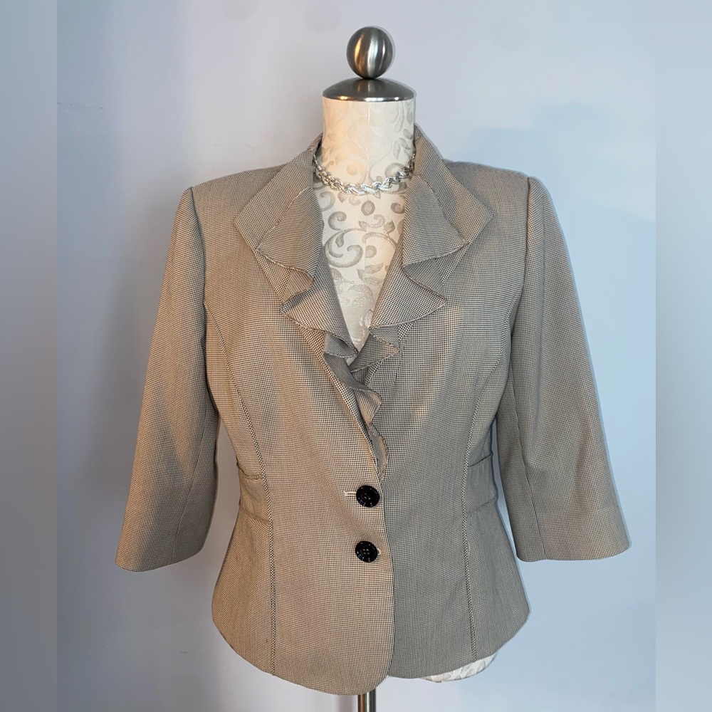 WHITE HOUSE BLACK MARKET Blazer Size 12.   #47